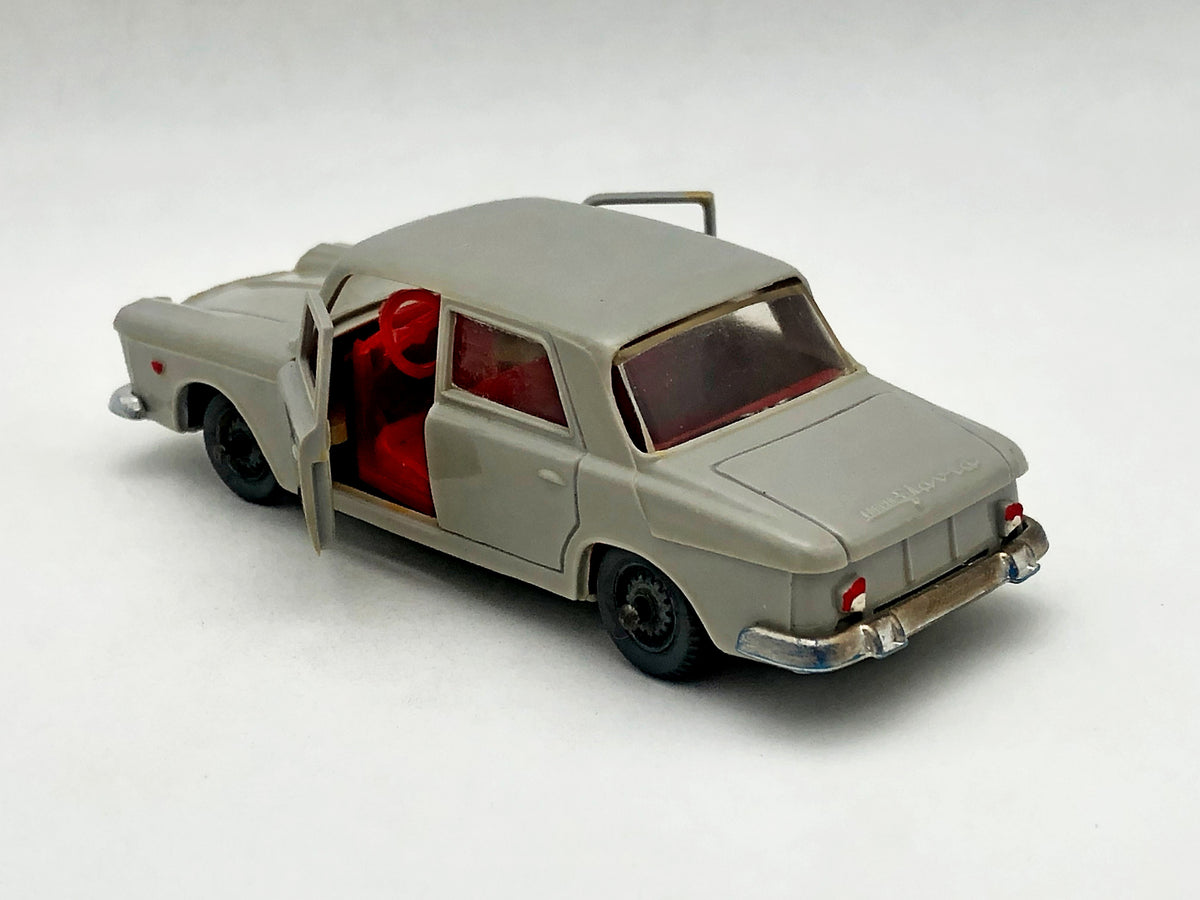 Vintage Fiat 1500 / Lancia Flavia Model Car | USSR 1:43 Scale Collectible Remake