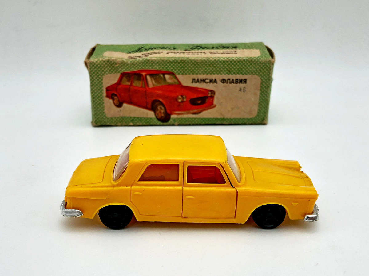 Vintage Soviet Plastic Lancia Flavia Berlina Model Car 1:43 USSR | Rare Mebetoys Remake Toy