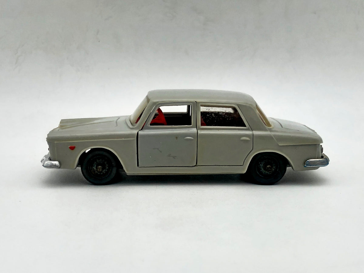 Vintage Fiat 1500 / Lancia Flavia Model Car | USSR 1:43 Scale Collectible Remake
