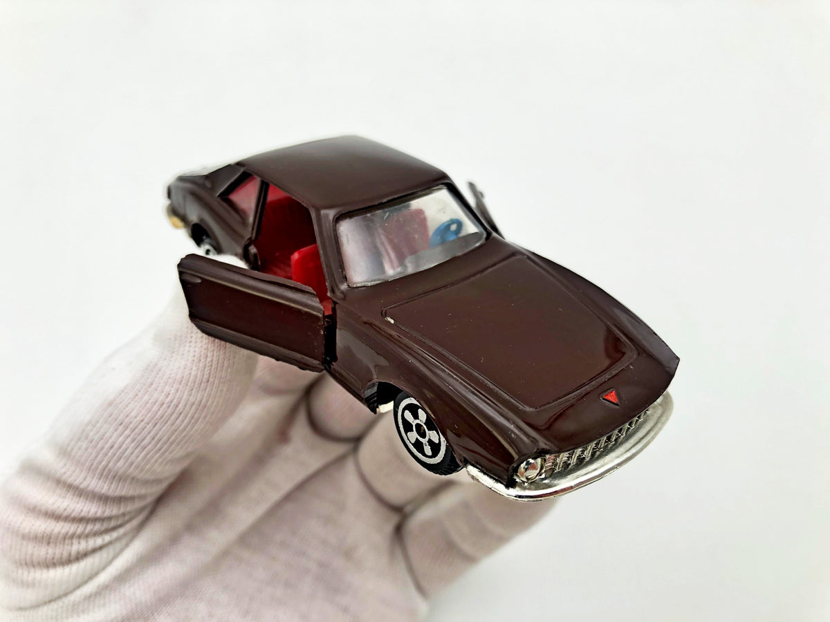 Vintage Soviet Ghia V.280 Coupe Diecast Car | USSR 1/43 Scale Model