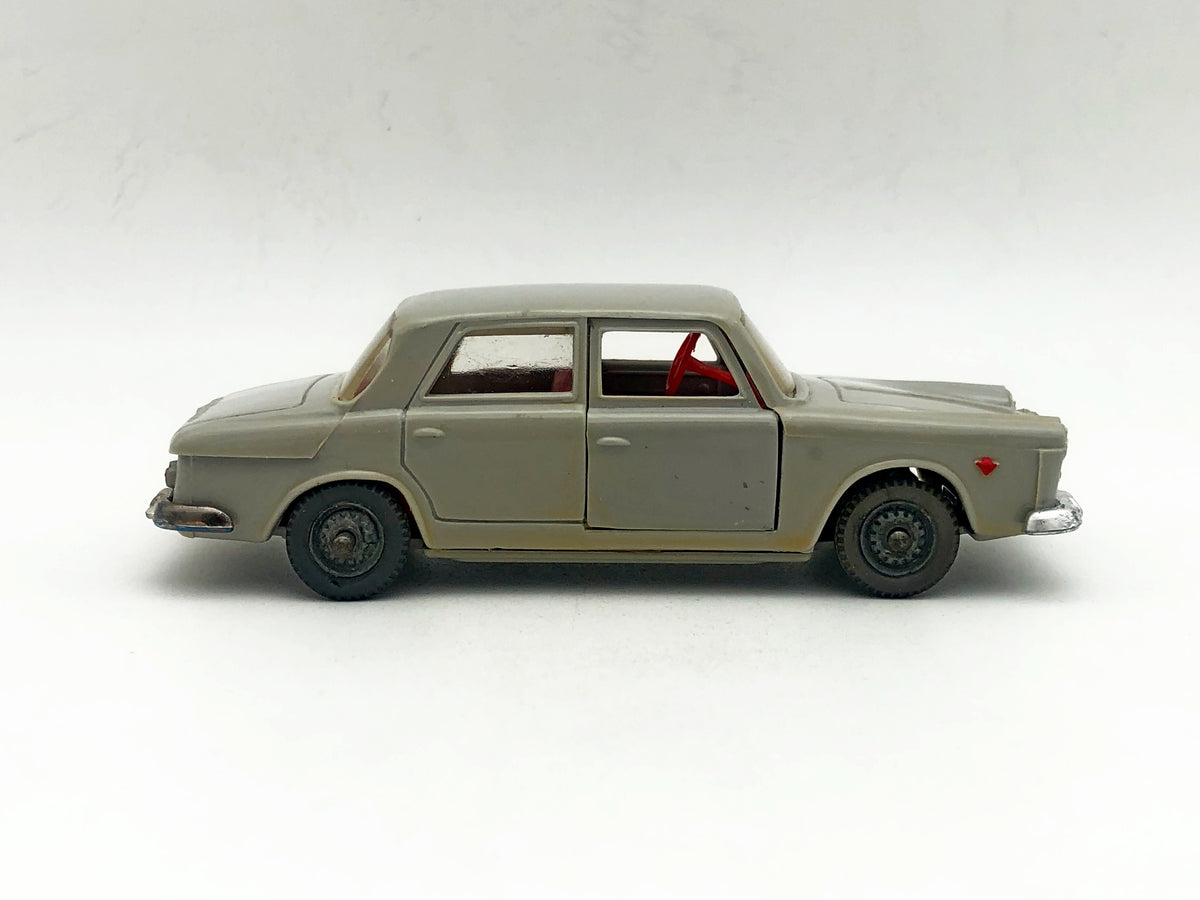 Vintage Fiat 1500 / Lancia Flavia Model Car | USSR 1:43 Scale Collectible Remake