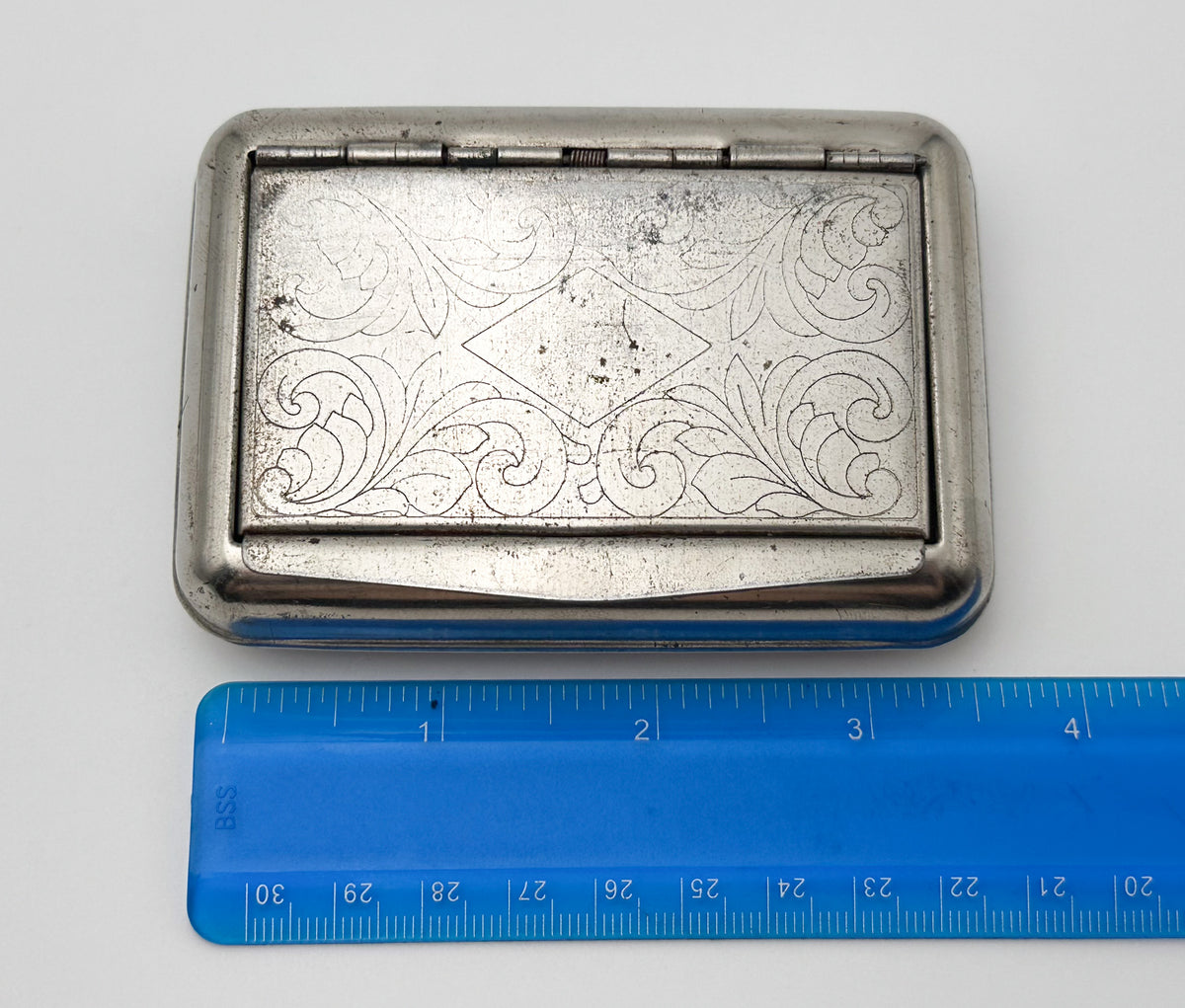 Vintage Floral Engraved Snuffbox | Antique Silver Tone Metal Pocket Snuff Box Tobacciana
