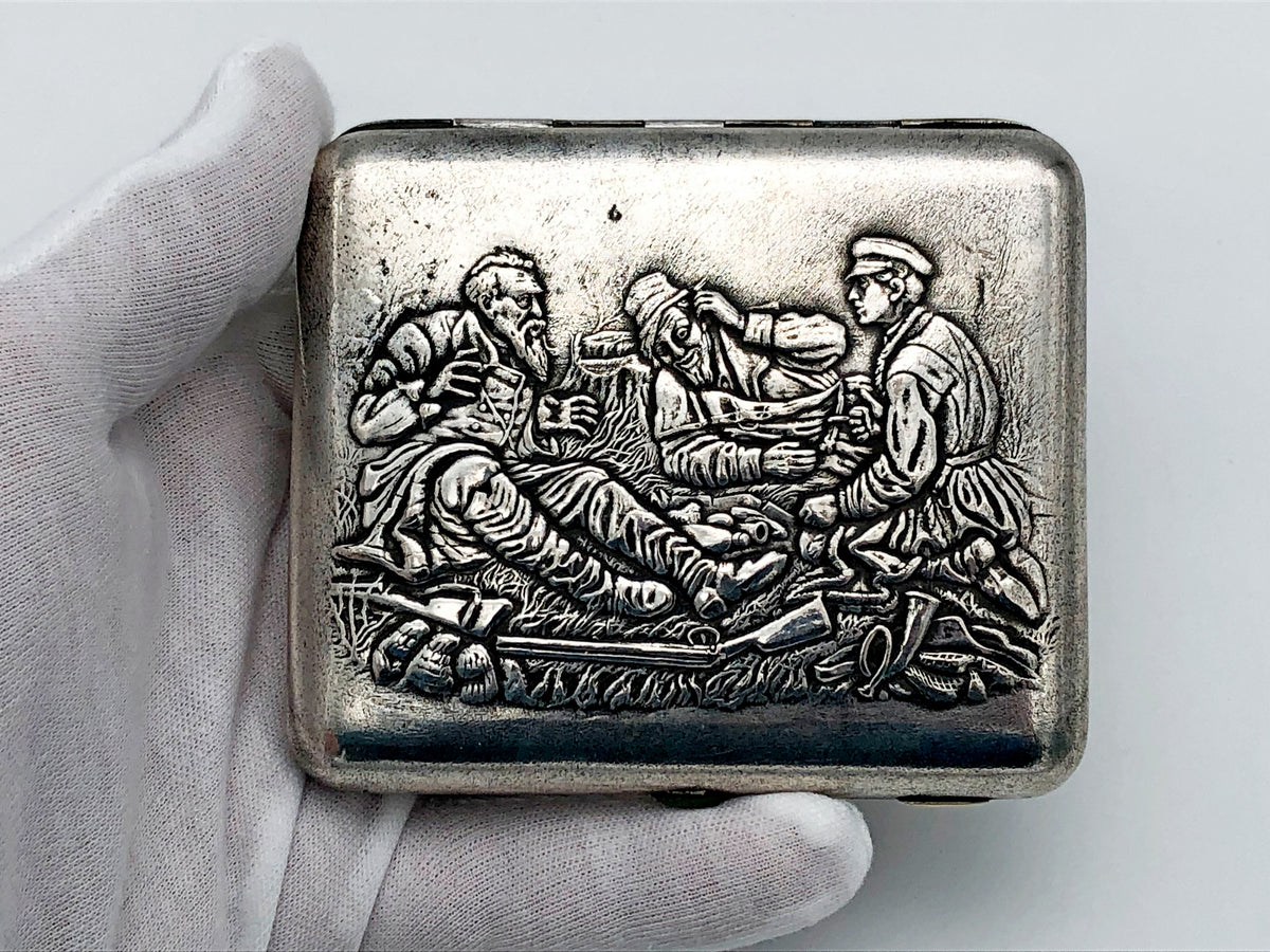Cigarette Case Hunters at a Rest Vintage Soviet | Perov Artel Pobeda Moscow Melchior Tobacciana USSR