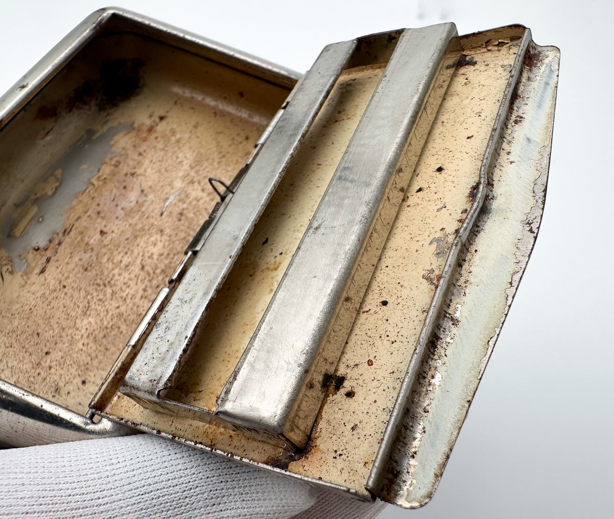Vintage Floral Engraved Snuffbox | Antique Silver Tone Metal Pocket Snuff Box Tobacciana