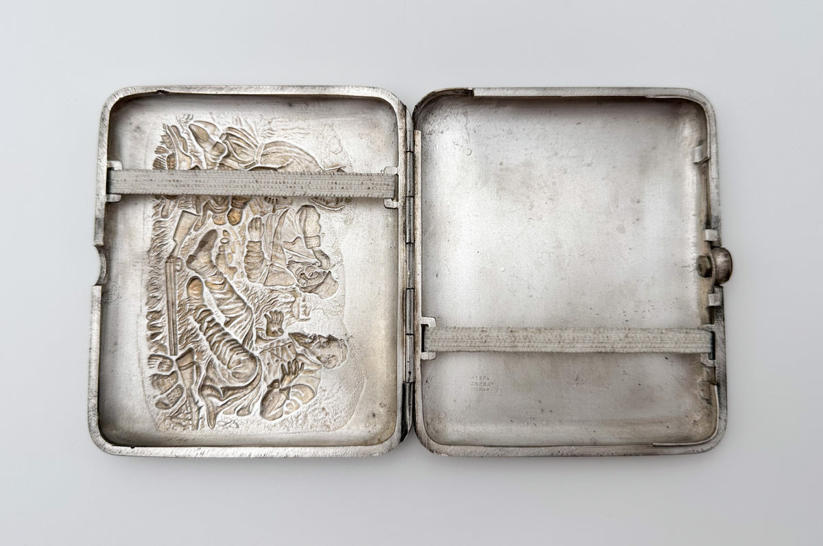 Cigarette Case Hunters at Rest Vintage Soviet | Artel Pobeda Moscow Melchior Tobacciana Perov USSR